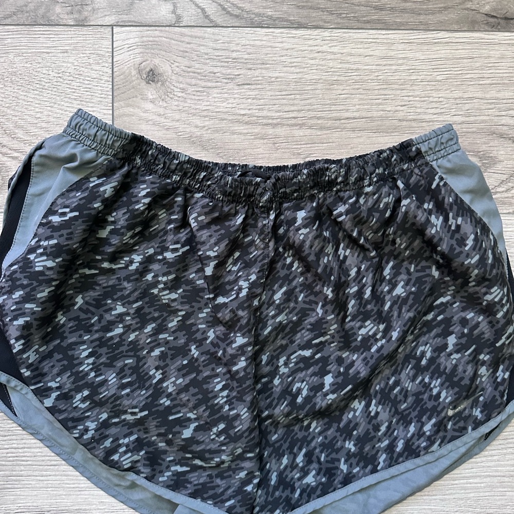 Nike Running Short - Picture 2 of 5